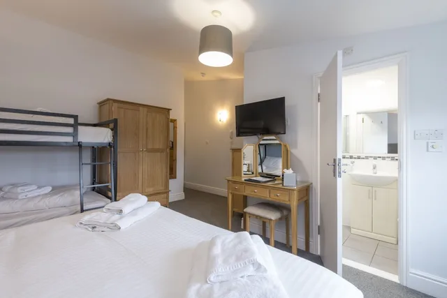 غرفة عائلية بسرير مزدوج وسرير بطابقين، Porth Veor Manor, Sure Hotel Collection By Best Western 1/7