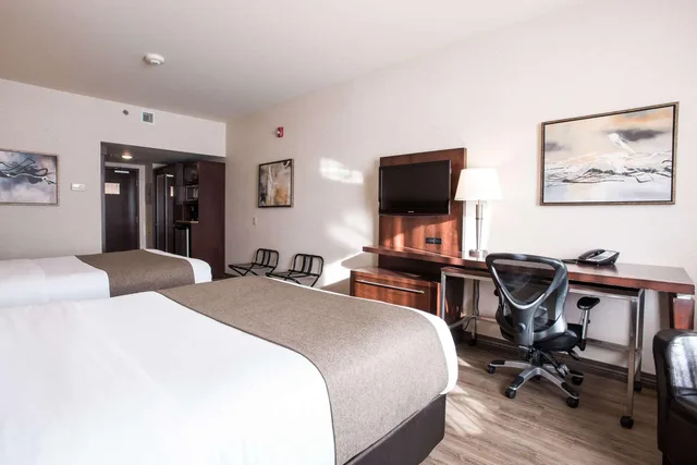 Room, 2 Queen Beds, Quality Inn and Suites Val d Or, QC 5/9