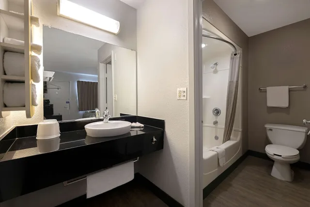 Deluxe, 2 Double Beds, Motel6 San Antonio, TX - West SeaWorld 9/9
