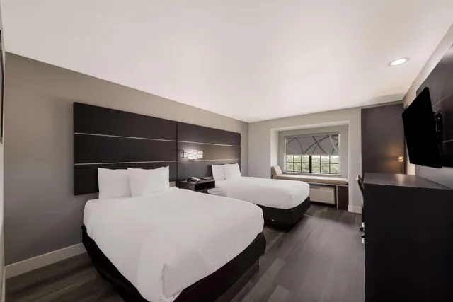 غرفة بسريرين منفصلين لذوي الإعاقة، Best Western Seaworld San Antonio 2/4
