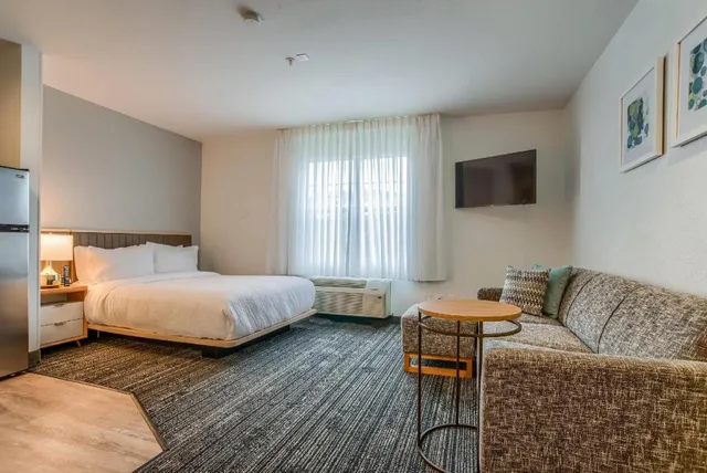 جناح بسرير كوين، MainStay Suites Mobile, AL 3/5