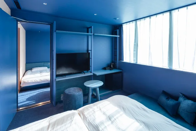 Connecting, Blue, 4 Beds، Toggle Hotel Suidobashi TOKYO 1/2
