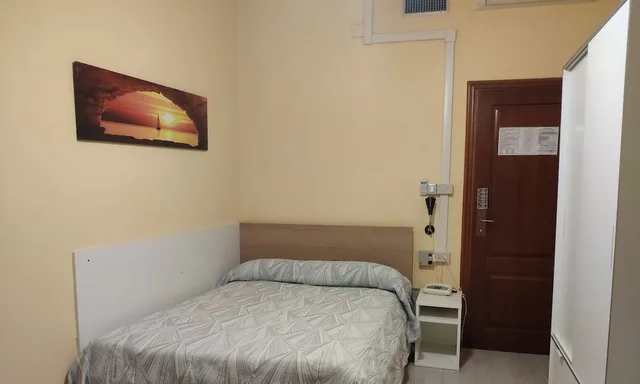 غرفة رباعية بسرير مزدوج وسريرين منفصلين، Giappone Inn Parking Hotel 1/10