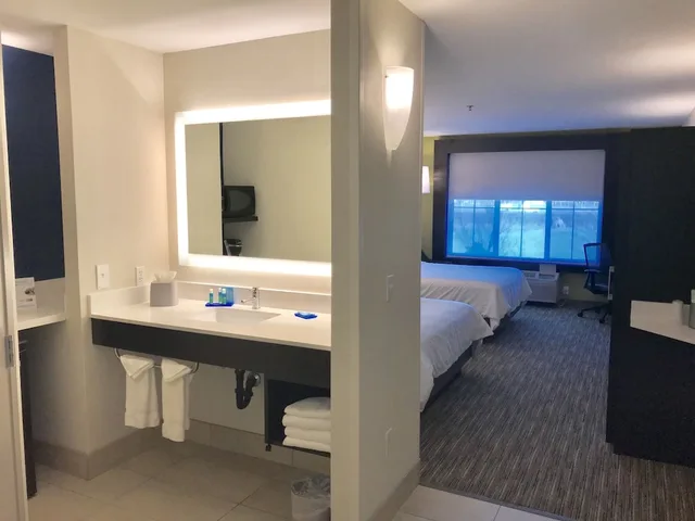 جناح بسرير كينج بغرفة نوم واحدة، Holiday Inn Express Hotel & Suites Tracy 5/5