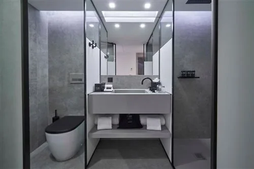 غرفة بسرير مزدوج أو سريرين منفصلين بشرفة، CAJU LE PETIT HOTEL 2/2