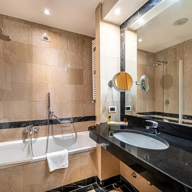 غرفة رباعية، Cardinal Hotel St Peter 4/5