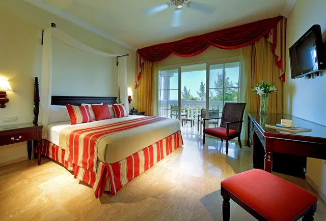 جناح بسرير كينج بإطلالة على الحديقة مع أريكة، Grand Palladium Jamaica Resort & Spa-All Inclusive 8/10