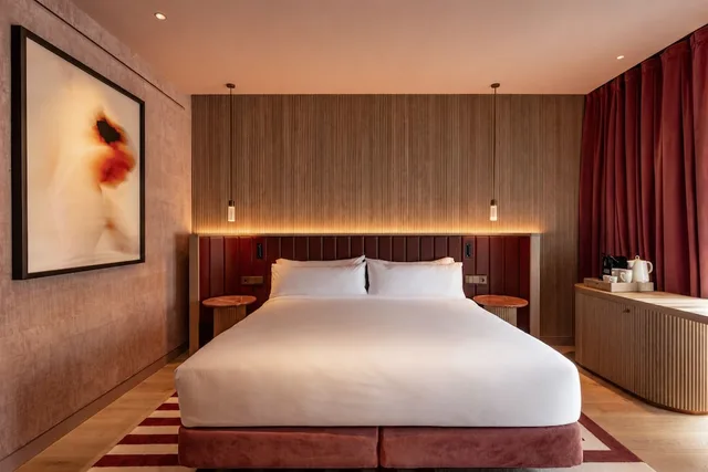 غرفة غراند بسرير كينج بشرفة، Hotel Palacio Bellas Artes San Sebastian, Curio Collection by Hilton 7/10