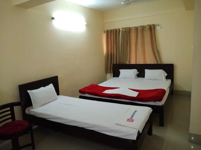 غرفة ثلاثية بسرير مزدوج وسرير فردي، The Salvation Army Red Shield Guest House 1/2