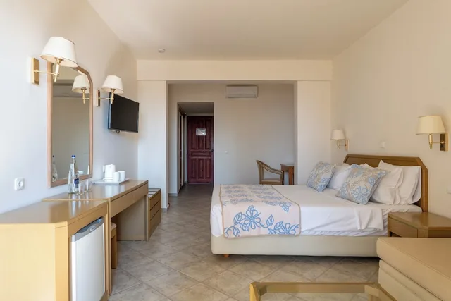 Bungalow, Twin Beds, Water Front، Iberostar Waves Creta Panorama & Mare 1/6
