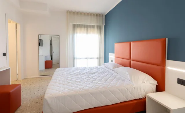 غرفة بسرير مزدوج أو سريرين منفصلين بإطلالة على البحر، Hotel Delaville Frontemare 2/4