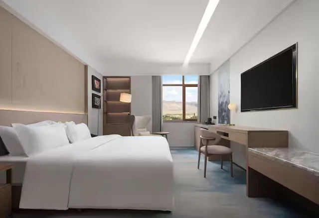 غرفة بسرير كينج لذوي الإعاقة، DoubleTree by Hilton Altay Fuyun 4/5