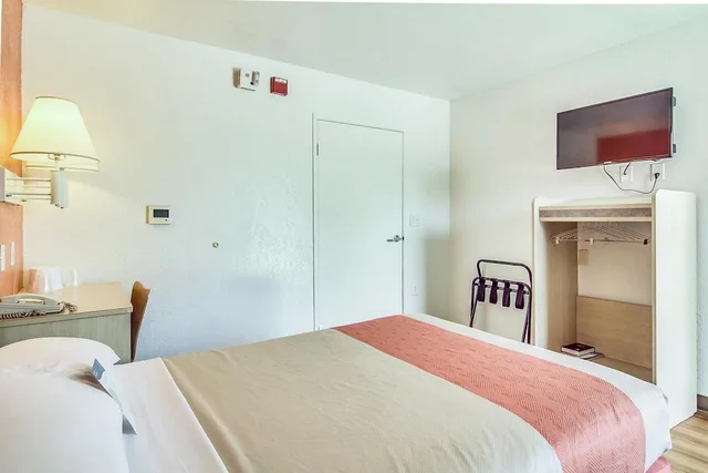 غرفة ديلوكس بسرير مزدوج لذوي الإعاقة، Motel6 Jacksonville, FL - Orange Park 4/8