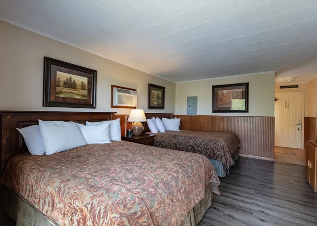 غرفة قياسية بسريرين كوين، Yellowstone Valley Lodge Ascend Hotel Collection 3/10