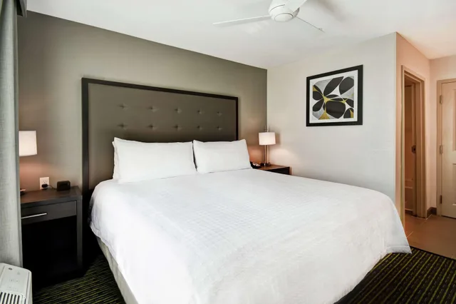 جناح بسرير كينج، Homewood Suites By Hilton Novi Detroit 1/3