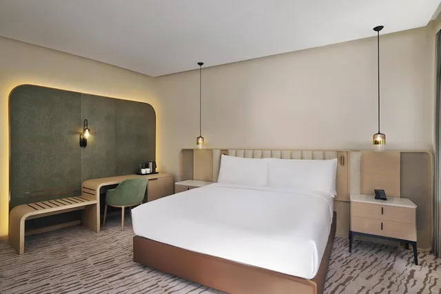 غرفة متصلة عائلية بسرير كينج وسريرين منفصلين، Diyar Ajwa, Tapestry Collection by Hilton 8/10