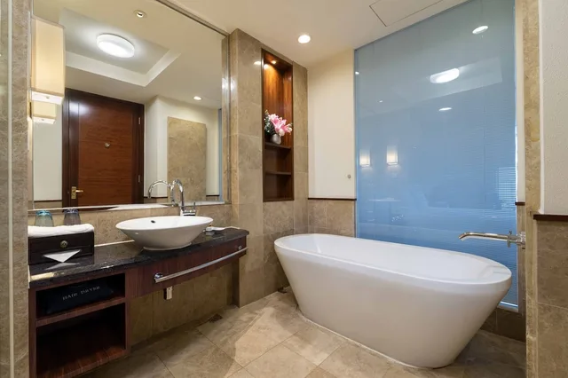 غرفة ديلوكس بسرير كينج بإطلالة على النهر، Kande International Hotel Huizhou 7/7
