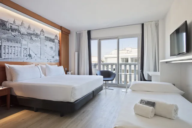 Connecting, Town House, Studio, King and Twin Beds, City View, Innside by Melia Barcelona Apolo 1/5