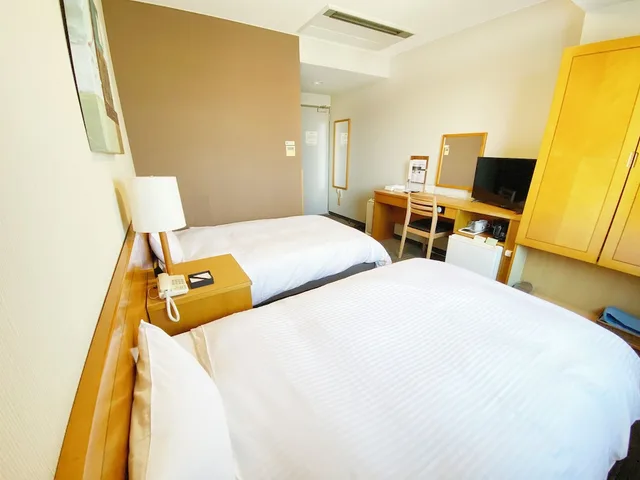 غرفة بسريرين منفصلين للمدخنين، Hotel Route-Inn Yokkaichi 2/5