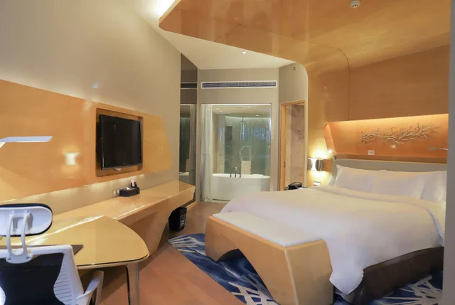 جناح جونيور، Wyndham Grand Hotel Qingdao 1/1