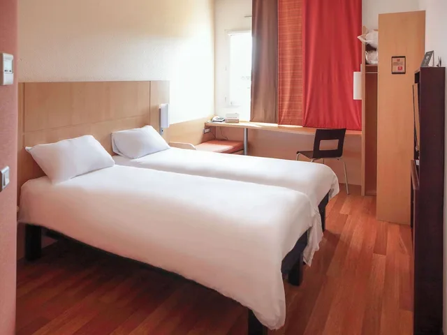 Standard, Twin Beds, Ibis Beauvais Aeroport 5/10