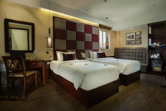 غرفة متصلة بسرير كوين وسريرين منفصلين، Hanoi Marvellous Hotel & Spa 2/5