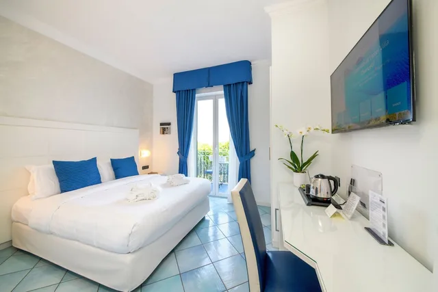 غرفة سوبيريور بسرير مزدوج بإطلالة على البحر، Villa Durrueli Resort Spa 2/10