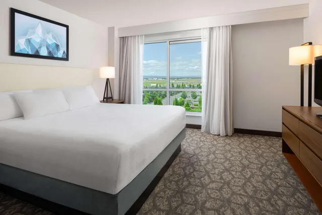 جناح بريميوم بسرير كينج بغرفتين، Embassy Suites by Hilton Portland Airport 1/3