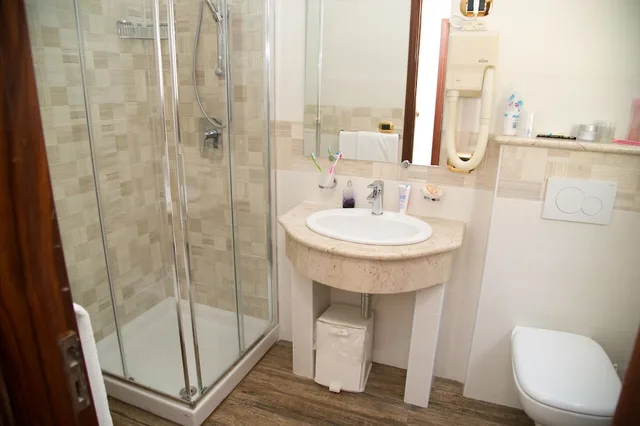 غرفة بسرير مزدوج بإطلالة على البحر، Villa Bianca Resort 9/10