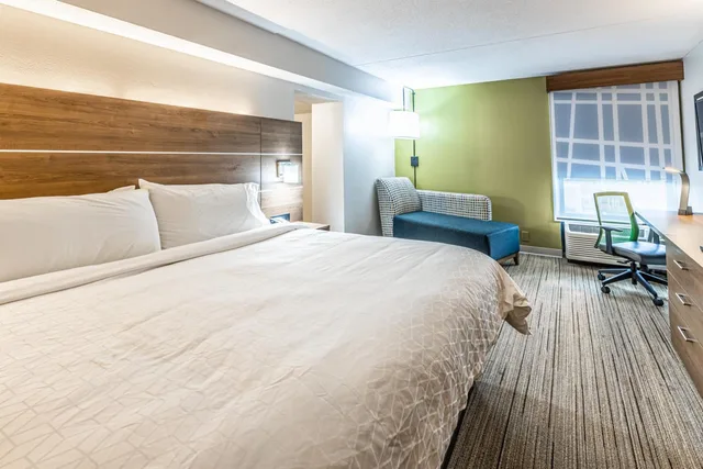 Xtra Space, Standard, King Bed، Holiday Inn Express Indianapolis South 3/10