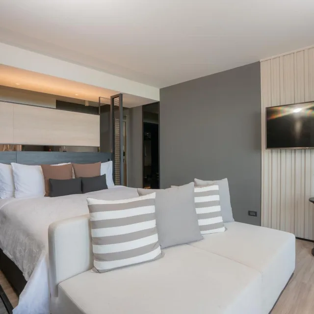 Ocean, Executive, Double Bed, Bayphere Hotel Pattaya JC 2/10