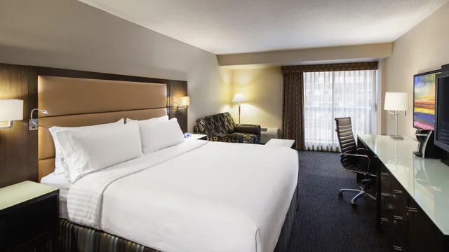 غرفة بسرير مزدوج، HOLIDAY INN HOTEL AND SUITES VANCOUVER DOWNTOWN 3/3
