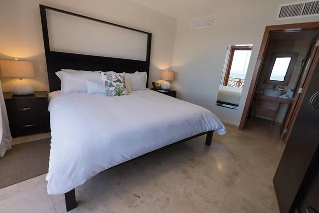 1 Bedroom, Deluxe, Suite, Ocean View, Kitchenette, The Bannister Hotel and Yacht Club 1/5