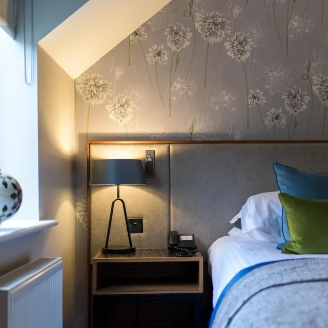 جناح جونيور، Jesmond Dene House 3/7