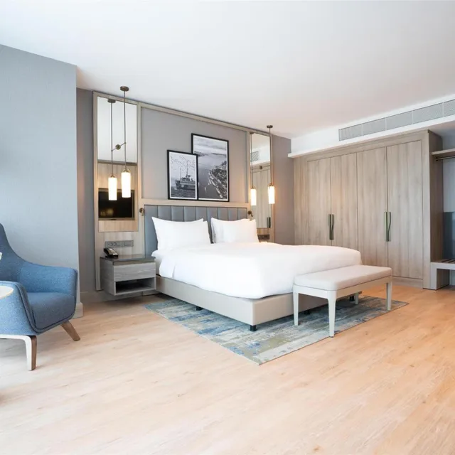 Executive, Suite, King Bed, City View, Radisson Hotel Istanbul Merter 2/2