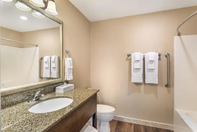 غرفة ديلوكس بسرير كوين، Best Western Plus Valdosta Hotel and Suites 3/5