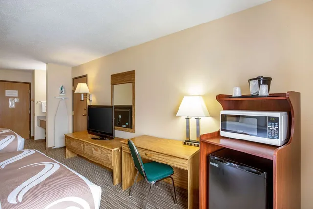 Room, 2 Double Beds, Quality Inn Storm Lake 3/4
