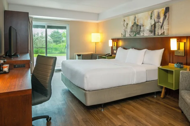 غرفة بسرير كينج لذوي الإعاقة، Comfort Inn Parry Sound 2/6