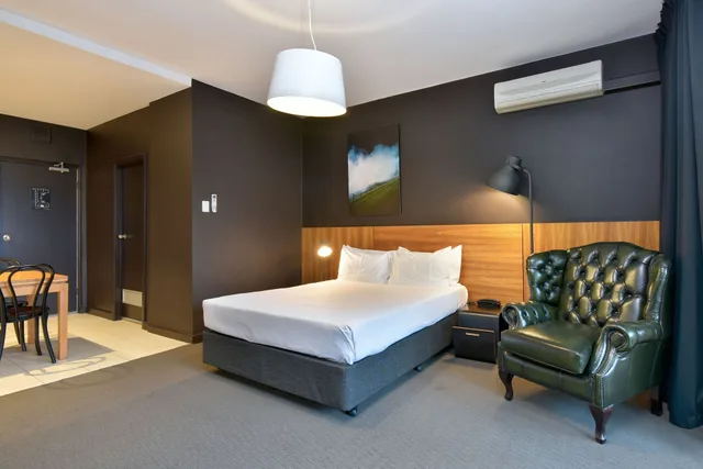 استوديو سوبيريور بسرير كوين، Riverview On Mount Street 1/2