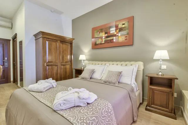 جناح بسرير كوين، PALAZZO VIOLETTA 5/10