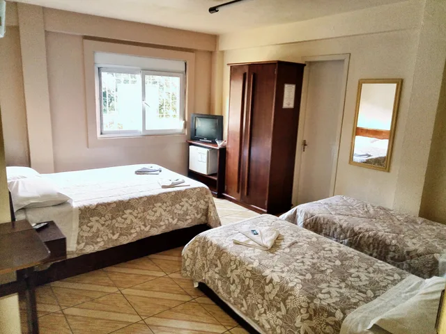 غرفة قياسية رباعية بسرير مزدوج وسريرين منفصلين، Hotel Pequenino 1/3