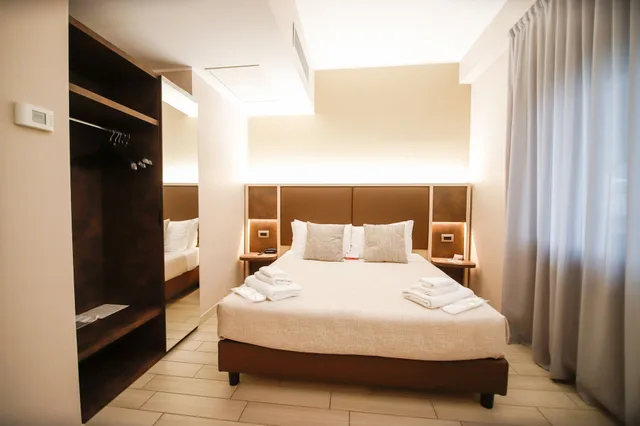 غرفة كومفورت بسرير كوين، Diplomatic Hotel 1/5