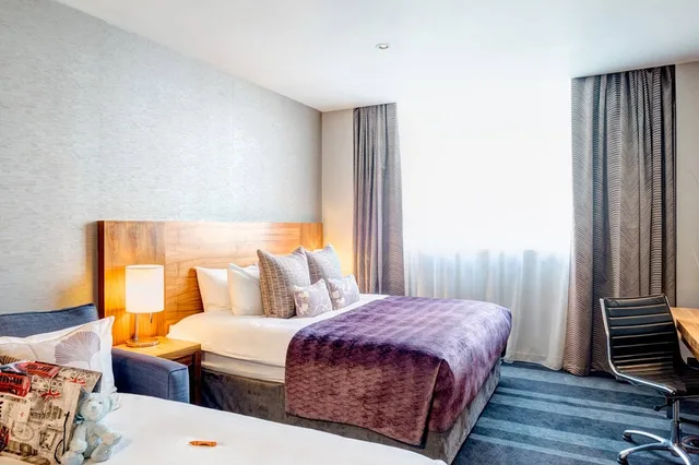 غرفة عائلية، APEX CITY OF LONDON 1/2