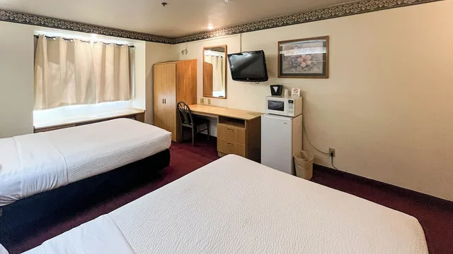 غرفة بسريرين كوين، Motel6 Brush CO 2/4