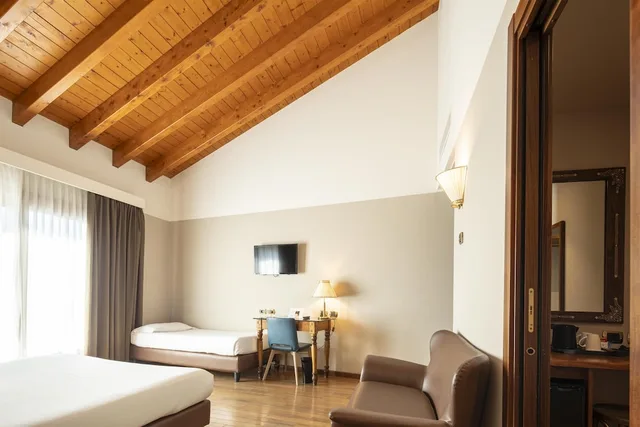 Superior, 1 Queen and 1 Single Bed, Pool Access، Hotel Horizon Wellness Spa Resort, BW Signature Collection 4/10