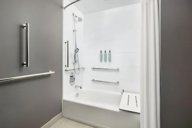 Room, King Bed, Sofa, Accessible, Courtyard By Marriott New Castle 5/5