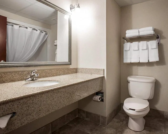 غرفة ديلوكس بسريرين كوين مع أريكة، Comfort Inn and Suites Lumberton Central I-95 6/7