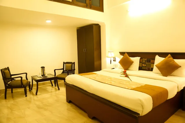 غرفة كومفورت بسرير كينج، Hotel Kamla Palace 1/1