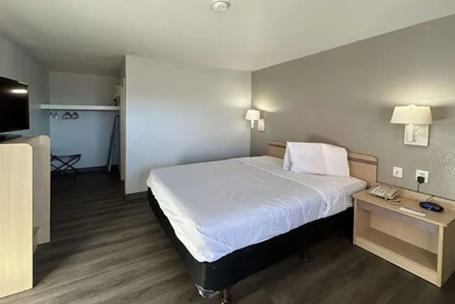 غرفة قياسية بسرير مزدوج، Studio6 Lubbock, TX 1/4
