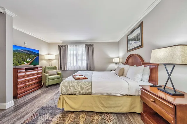 1 Bedroom, Deluxe, Suite, King Bed, Pool Side, Sofa، Forest Suites Resort At Heavenly Village 4/7